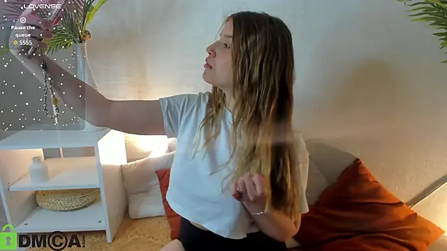 crispy amber online show from March 7, 2026, 2:51 am