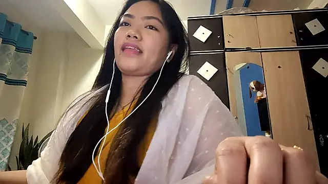 AntoninaDamewood online show from February 13, 2026, 1:11 pm