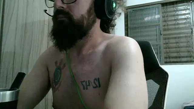 Snapshot of Redlovecouple chatting on February 12, 2026, 3:12 pm Redlovecouple online show from February 12, 2026, 3:12 pm