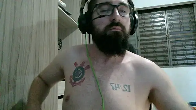 Snapshot of Redlovecouple chatting on February 27, 2026, 8:08 pm Redlovecouple online show from February 27, 2026, 8:08 pm