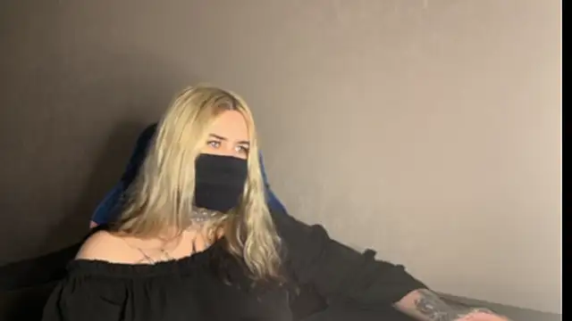 Snapshot of UnaXyling chatting on February 3, 2026, 1:27 pm UnaXyling online show from February 3, 2026, 1:27 pm