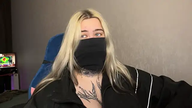 Snapshot of UnaXyling chatting on February 19, 2026, 11:23 pm UnaXyling online show from February 19, 2026, 11:23 pm