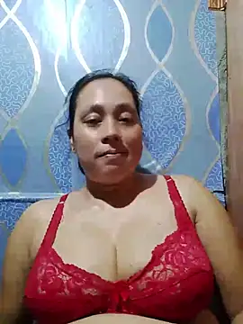 Snapshot of May_Bombs chatting on April 12, 2026, 8:17 am May Bombs online show from April 12, 2026, 8:17 am