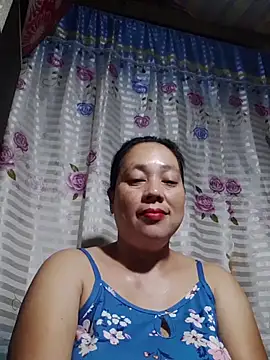 Snapshot of May_Bombs chatting on March 6, 2026, 8:04 pm May Bombs online show from March 6, 2026, 8:04 pm