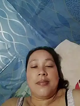 Snapshot of May_Bombs chatting on April 1, 2026, 12:06 pm May Bombs online show from April 1, 2026, 12:06 pm