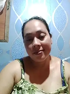 Snapshot of May_Bombs chatting on April 10, 2026, 1:01 am May Bombs online show from April 10, 2026, 1:01 am