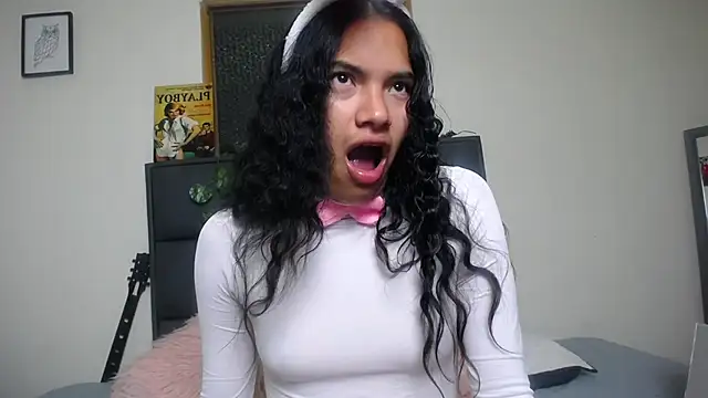 Snapshot of Julieta_Parker chatting on April 6, 2026, 1:23 am Julieta Parker online show from April 6, 2026, 1:23 am