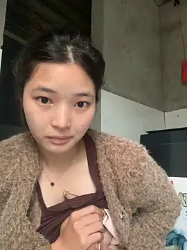 Snapshot of Suzu_xx01 chatting on May 3, 2026, 10:57 pm Suzu xx01 online show from May 3, 2026, 10:57 pm