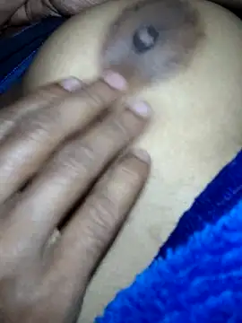 Snapshot of Tiay_009 chatting on February 6, 2026, 9:00 pm Tiay 009 online show from February 6, 2026, 9:00 pm