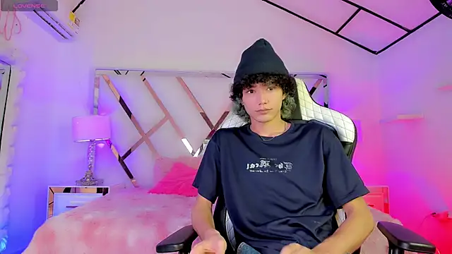 thanier 18 online show from April 14, 2026, 7:52 pm