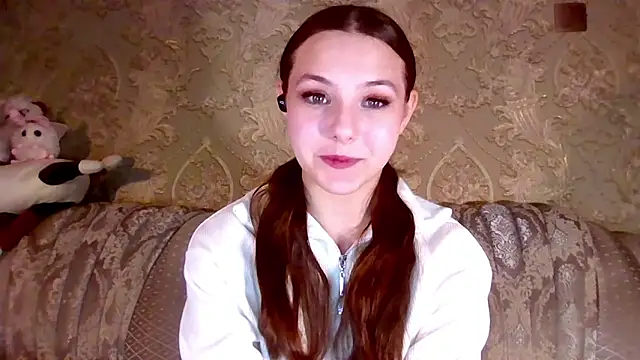 Snapshot of YuniNeko chatting on February 5, 2026, 2:57 pm YuniNeko online show from February 5, 2026, 2:57 pm