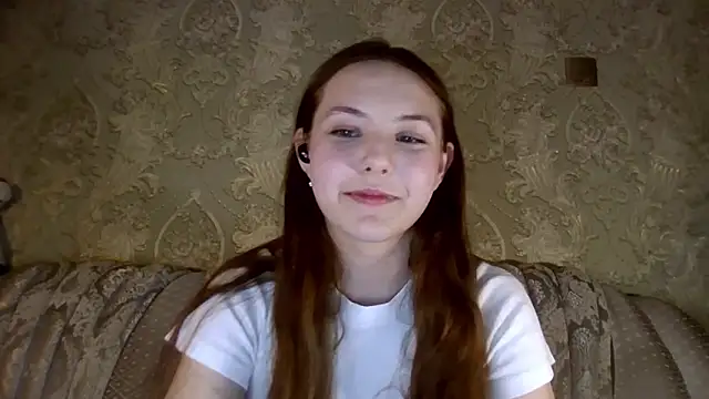 Snapshot of YuniNeko chatting on February 9, 2026, 5:00 pm YuniNeko online show from February 9, 2026, 5:00 pm