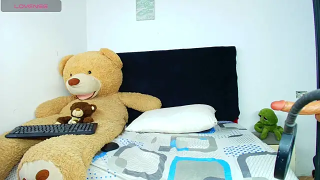 zeire  online show from March 23, 2026, 10:31 pm