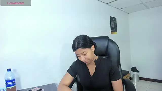 Snapshot of Vaneline2 chatting on February 13, 2026, 5:46 pm Vaneline2 online show from February 13, 2026, 5:46 pm