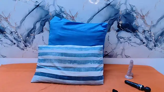 Snapshot of ExoticLenny32 chatting on April 12, 2026, 5:49 pm ExoticLenny32 online show from April 12, 2026, 5:49 pm