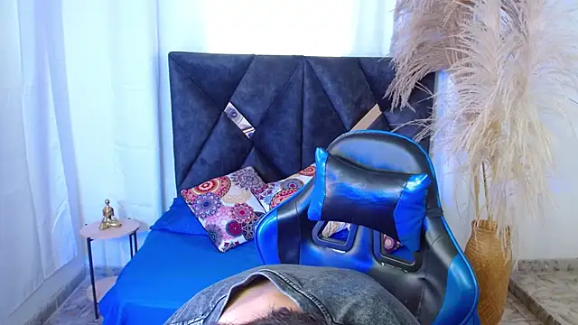 nikoo 18 online show from March 16, 2026, 1:26 pm