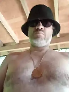 Snapshot of Gozo_poderoso chatting on March 1, 2026, 8:42 pm Gozo poderoso online show from March 1, 2026, 8:42 pm