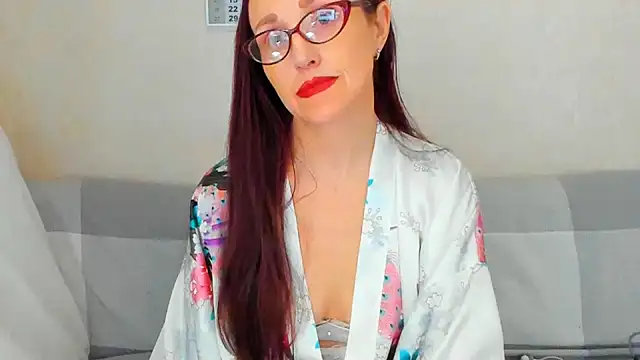 Snapshot of beddable_woman chatting on May 14, 2026, 7:38 am beddable woman online show from May 14, 2026, 7:38 am