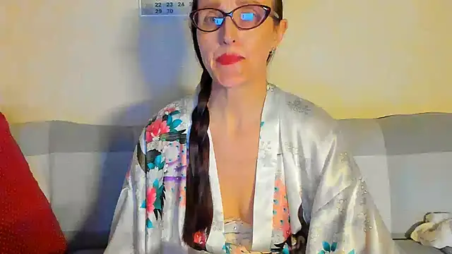Snapshot of beddable_woman chatting on May 7, 2026, 7:39 pm beddable woman online show from May 7, 2026, 7:39 pm