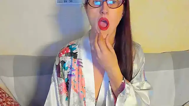 Snapshot of beddable_woman chatting on May 8, 2026, 8:23 pm beddable woman online show from May 8, 2026, 8:23 pm