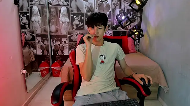 Snapshot of Christian_Foxx chatting on May 9, 2026, 1:36 pm Christian Foxx online show from May 9, 2026, 1:36 pm