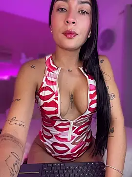 Snapshot of SofiaSiren chatting on May 16, 2026, 1:48 am SofiaSiren online show from May 16, 2026, 1:48 am
