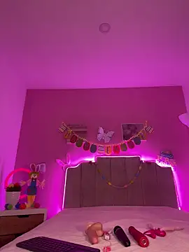 SofiaSiren online show from April 4, 2026, 2:07 am