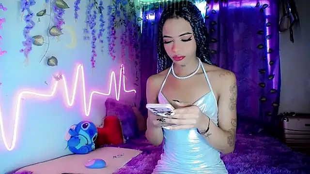 DahliaGill online show from July 12, 2026, 9:48 pm