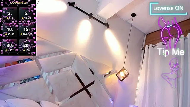 Wildkiitty online show from March 17, 2026, 9:40 pm