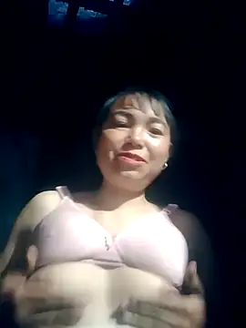 Snapshot of vivi1889 chatting on February 9, 2026, 1:36 am vivi1889 online show from February 9, 2026, 1:36 am