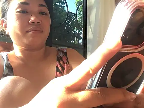 lady candy85 online show from April 14, 2026, 10:26 pm