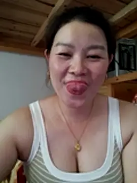 Snapshot of Jennie_dogy chatting on July 23, 2026, 7:05 am Jennie dogy online show from July 23, 2026, 7:05 am