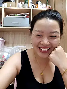 Snapshot of Jennie_dogy chatting on August 4, 2026, 2:05 am Jennie dogy online show from August 4, 2026, 2:05 am