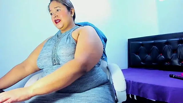 bustyy juicyrx online show from March 1, 2026, 12:16 pm