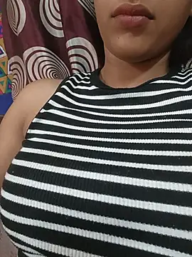 Snapshot of komalsharma99 chatting on May 17, 2026, 5:18 am komalsharma99 online show from May 17, 2026, 5:18 am