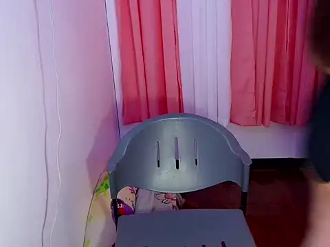 Snapshot of asian_mistresssss chatting on May 5, 2026, 4:04 am asian mistresssss online show from May 5, 2026, 4:04 am