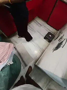 x couple2 online show from February 14, 2026, 1:44 pm