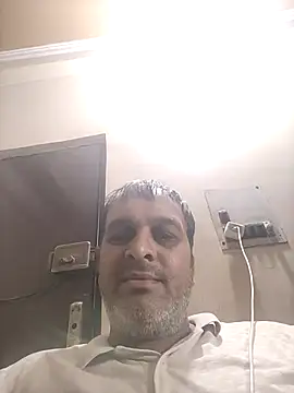 Snapshot of indiandesivillegeboy chatting on July 4, 2026, 6:42 am indiandesivillegeboy online show from July 4, 2026, 6:42 am