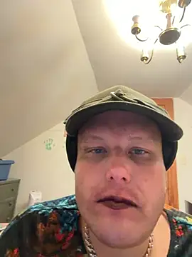 Snapshot of RaeganV chatting on March 14, 2026, 6:03 pm RaeganV online show from March 14, 2026, 6:03 pm
