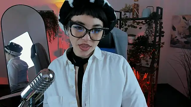 NeoGeisha online show from May 11, 2026, 4:04 pm