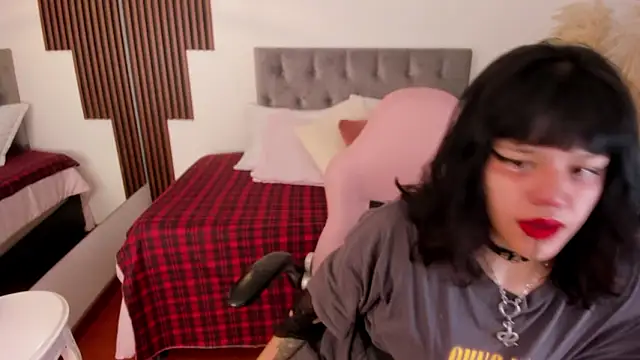 Snapshot of Nahemot_sadish chatting on February 17, 2026, 12:13 pm Nahemot sadish online show from February 17, 2026, 12:13 pm