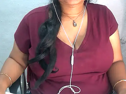 Snapshot of Saniya_K2 chatting on May 9, 2026, 5:16 pm Saniya K2 online show from May 9, 2026, 5:16 pm