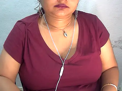 Snapshot of Saniya_K2 chatting on May 14, 2026, 8:17 pm Saniya K2 online show from May 14, 2026, 8:17 pm
