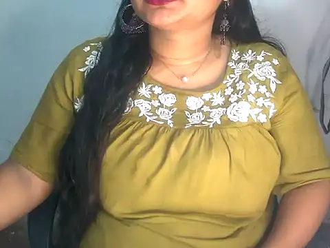 Snapshot of Saniya_K2 chatting on March 5, 2026, 5:42 pm Saniya K2 online show from March 5, 2026, 5:42 pm