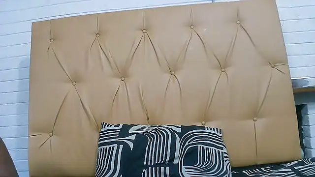 Snapshot of Ladyxx21 chatting on February 19, 2026, 4:53 am Ladyxx21 online show from February 19, 2026, 4:53 am