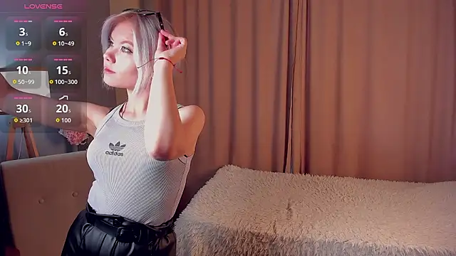 GoldenLenarz online show from March 10, 2026, 11:03 am