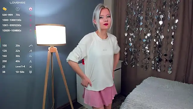 GoldenLenarz online show from February 20, 2026, 11:12 am