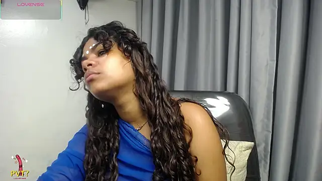 Snapshot of yaazhinii chatting on April 13, 2026, 11:47 am yaazhinii online show from April 13, 2026, 11:47 am