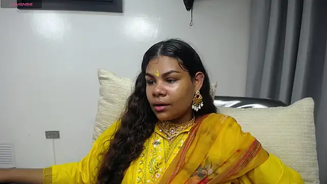 Snapshot of yaazhinii chatting on April 7, 2026, 11:56 am yaazhinii online show from April 7, 2026, 11:56 am