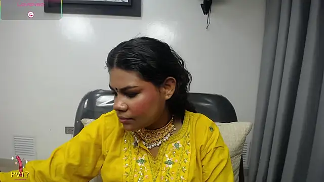 Snapshot of yaazhinii chatting on April 12, 2026, 12:19 pm yaazhinii online show from April 12, 2026, 12:19 pm